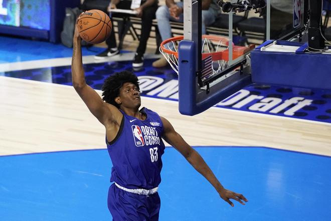 向球迷保证 向球迷保证