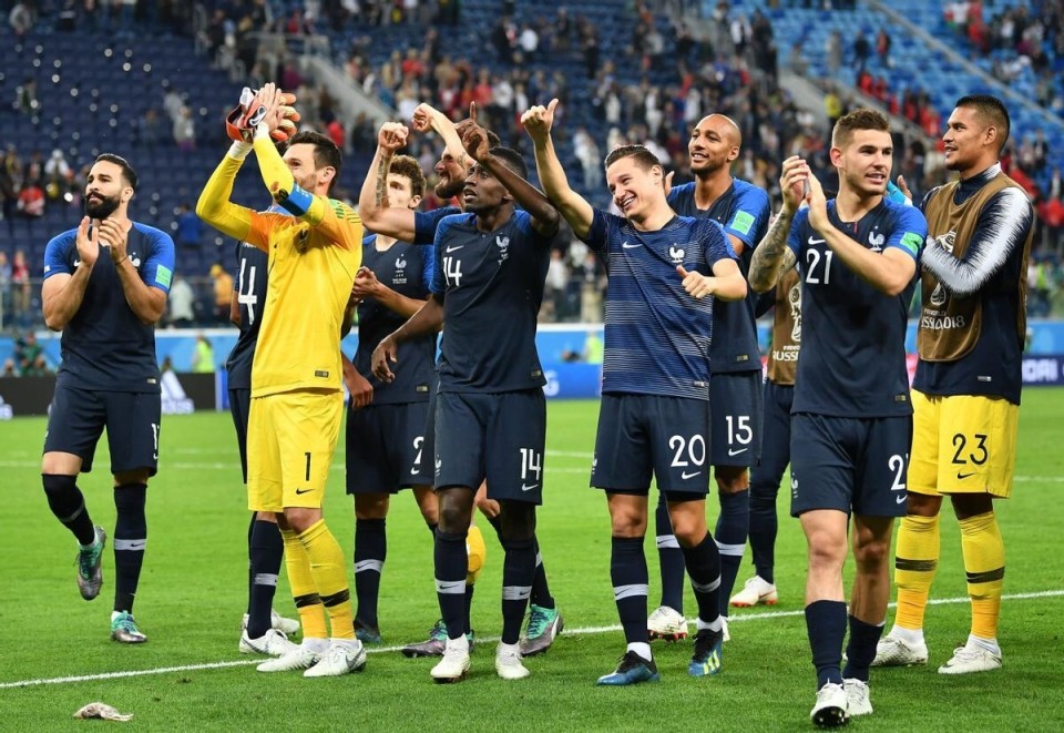 场上斗志昂 场上斗志昂